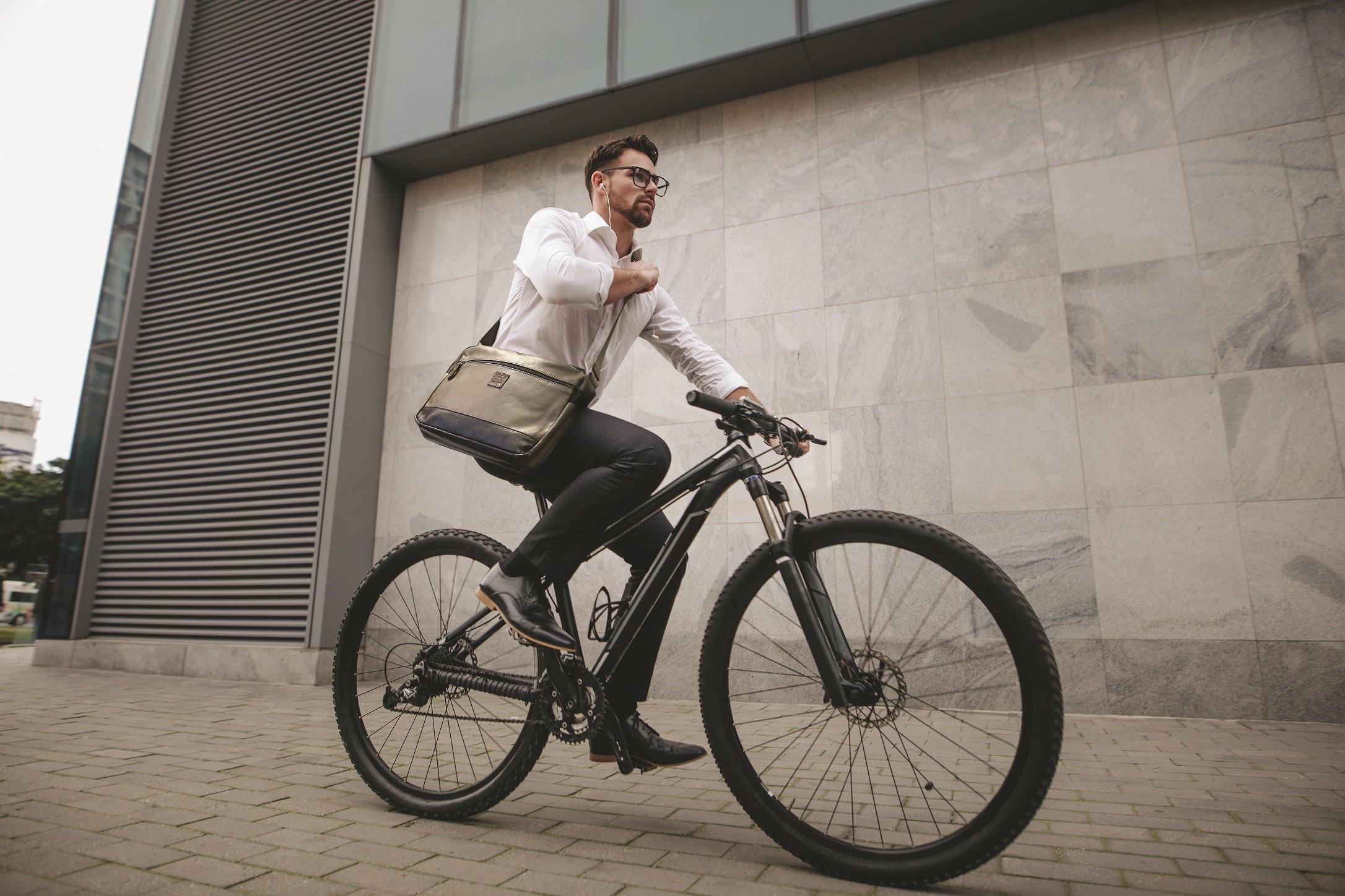 MESSENGER BAG - Troop London