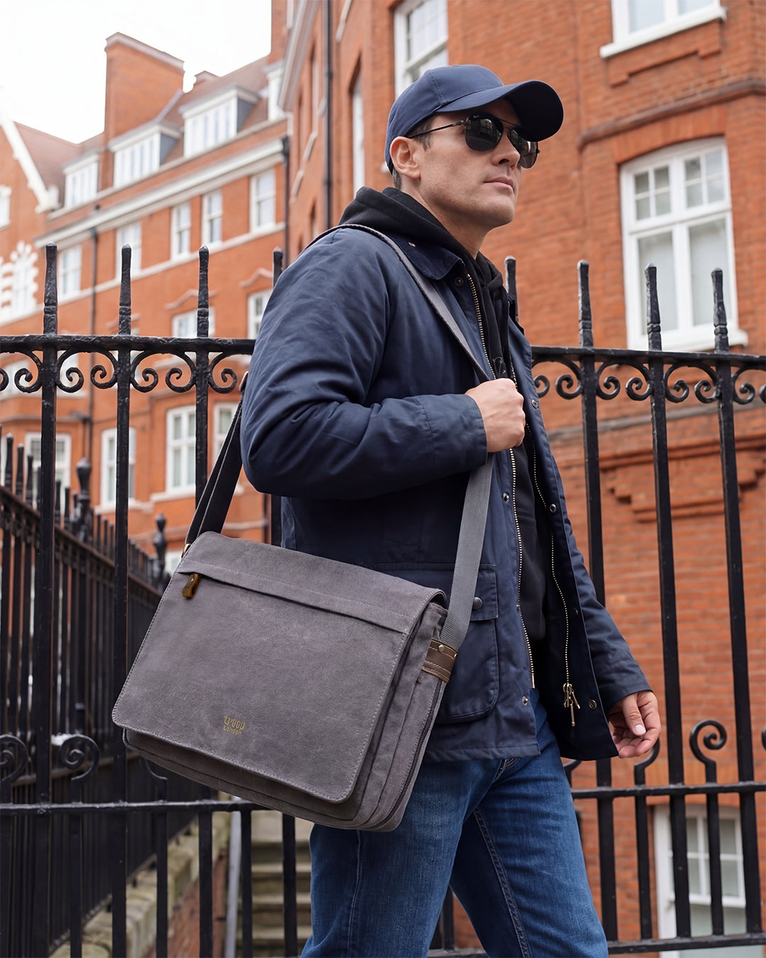 TRP0240 Laptop Messenger Bag - 16.5 Diagonally