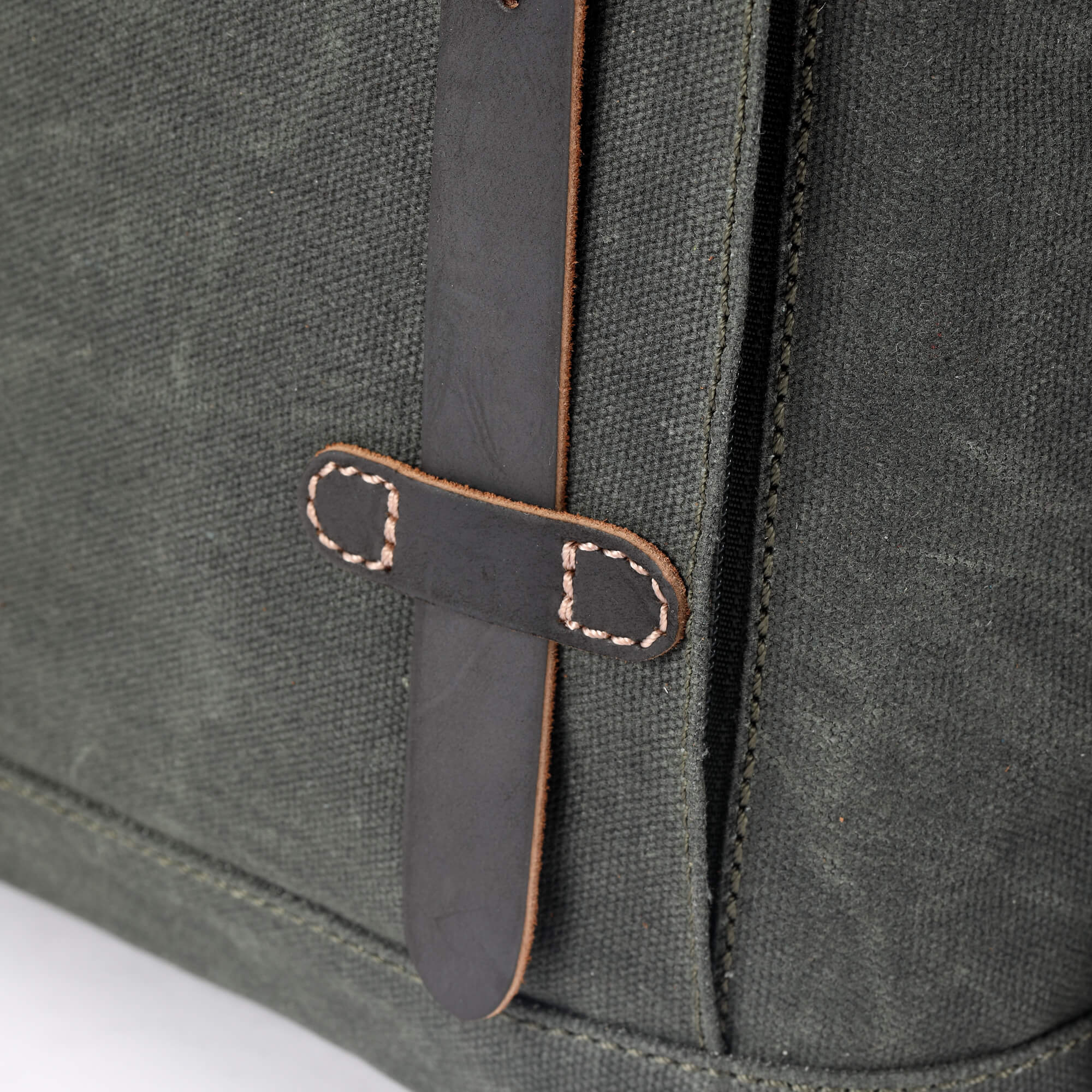 #Color_Dark Green - Wax